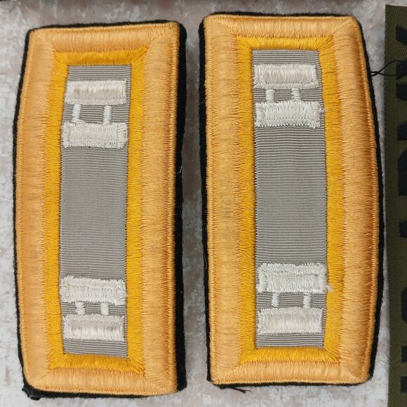 US Army Dress Uniform Captain Rank Insignia Lot of 6 – Shoulder Patches Set - Picture 6 of 11